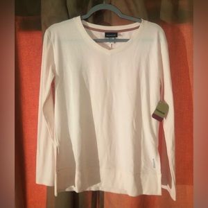 NWT. Women’s long sleeve shirt. Brand::Reebok / Size: Small